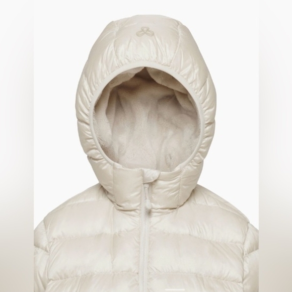 NEW TNA The Little Fuzzy Puff Jacket in Matte Pearl - Picture 4 of 13